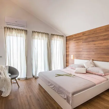 Rocksalt Villa *