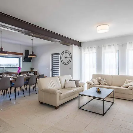 Rocksalt Villa *